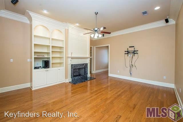 Building Photo - 4 br, 2.5 bath House - 10721 Hillmont Avenue