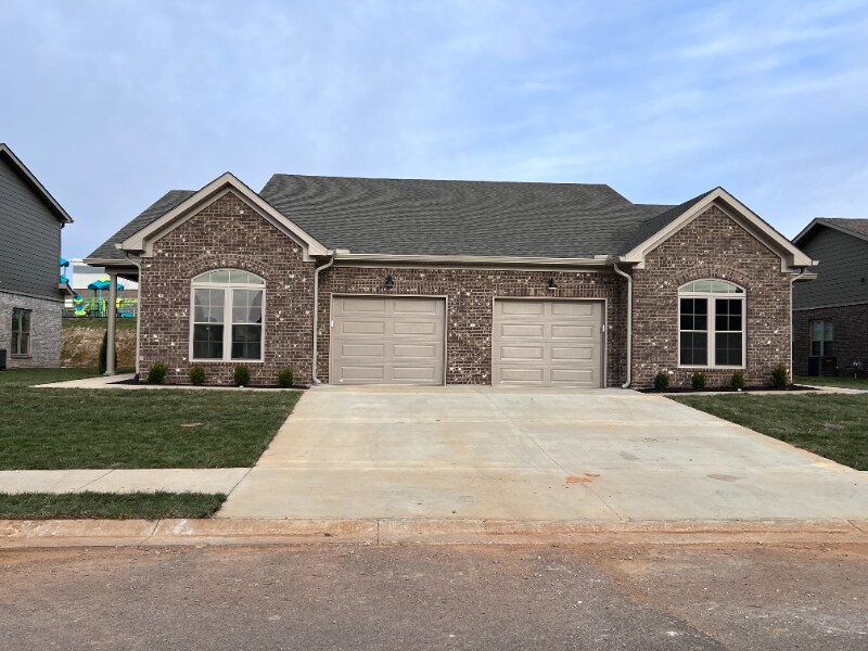 556 Cumberland Cir, Bowling Green, KY 42103 House Rental in Bowling