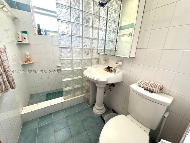 Foto del edificio - 1211 100th St