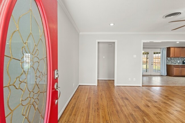 Building Photo - 1411 Conrad Sauer Dr