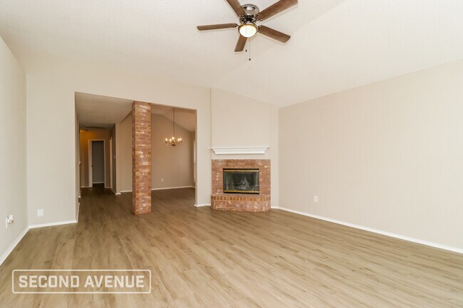 Building Photo - 3704 Garden Springs Dr