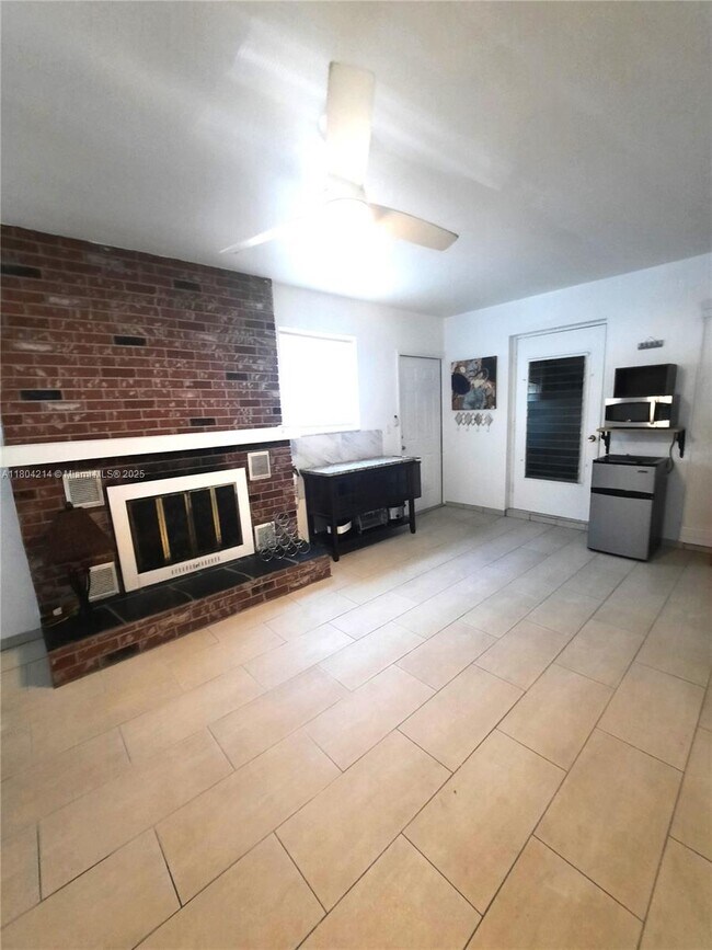 Building Photo - 3838 NE Melba Dr