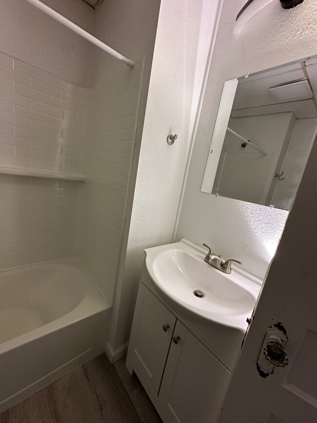 Building Photo - 2418 Central Ave