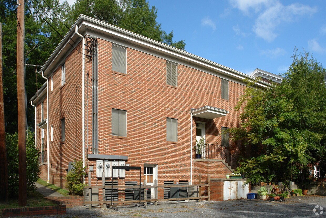 Building Photo - Cole Apartments