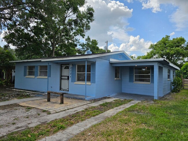 Foto del edificio - Amazing 4 bedroom 2 bath in Lakeland, FL