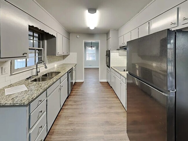 Foto del edificio - 104 Limestone Ln