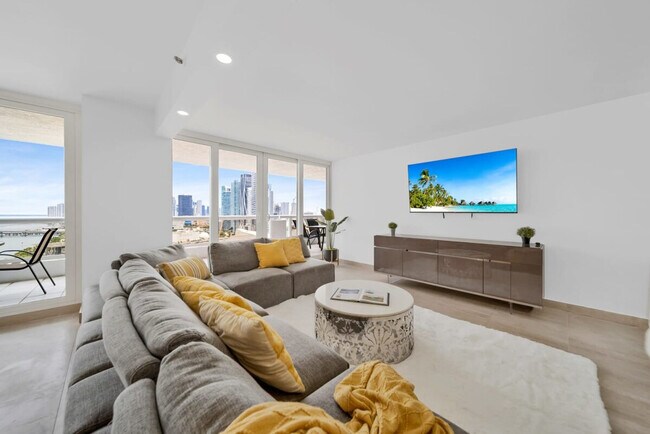 Foto del edificio - 1717 N Bayshore Dr