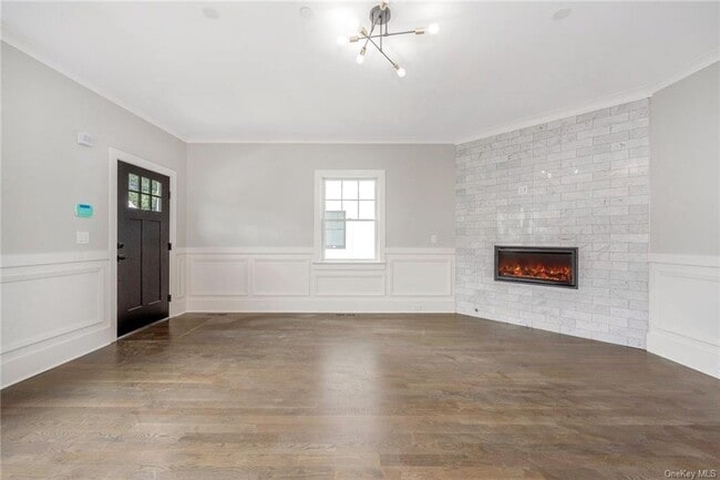 Building Photo - 14 Underhill Pl