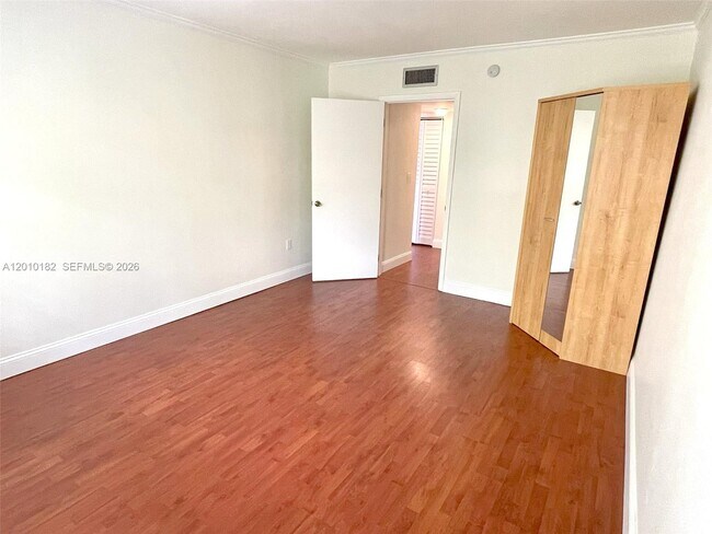 Foto del edificio - 7923 SW 104th St