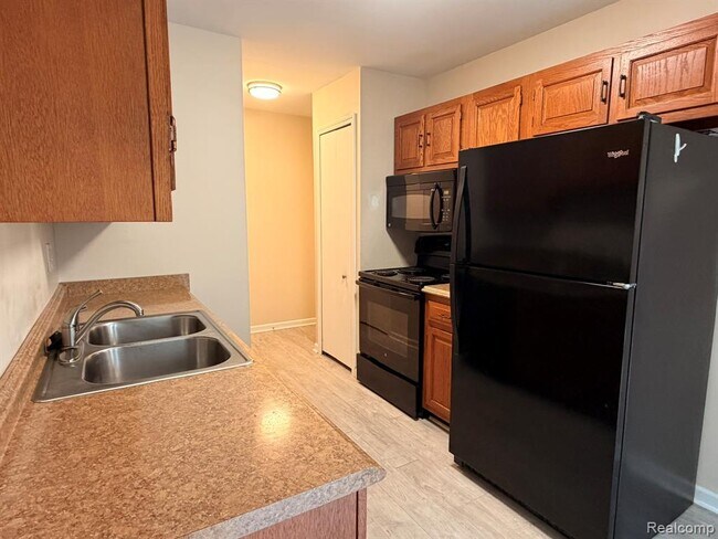 Foto del edificio - 41090 Southwind Dr