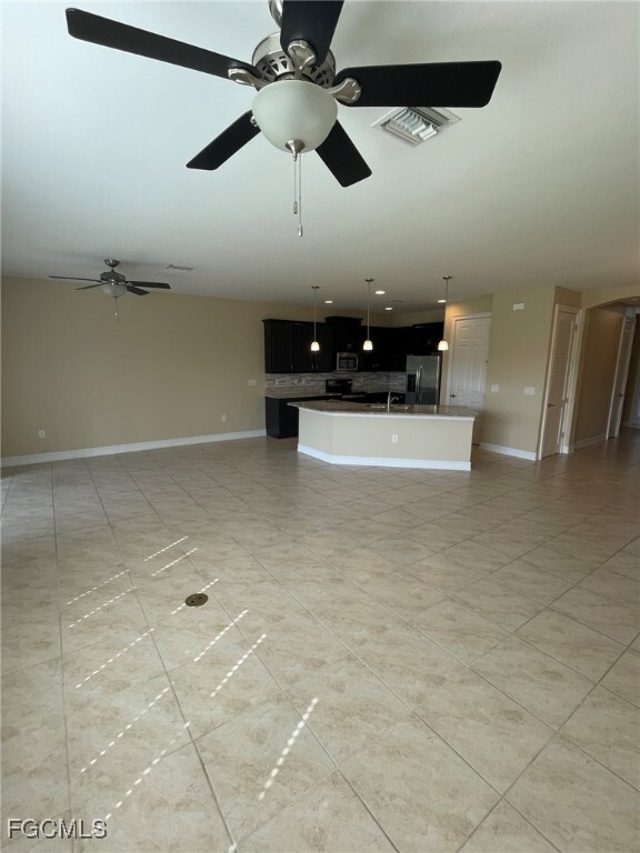 Building Photo - 3896 King Edwards St