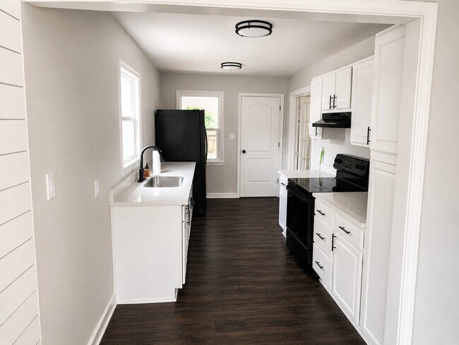 Building Photo - 1411 Stansfield Dr