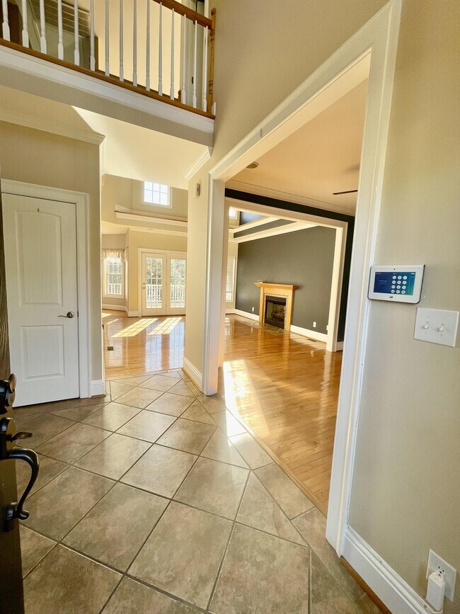 Building Photo - 1040 Hooper Woods Dr