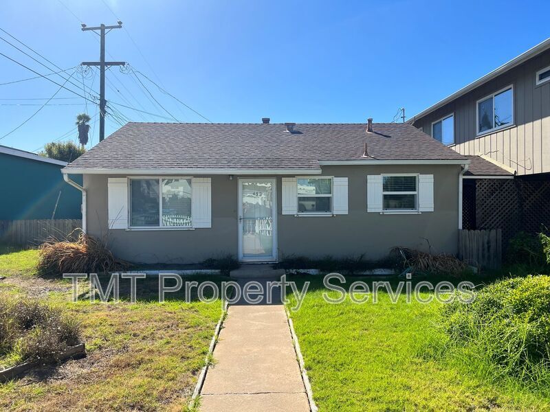 Primary Photo - 450 Hillview St
