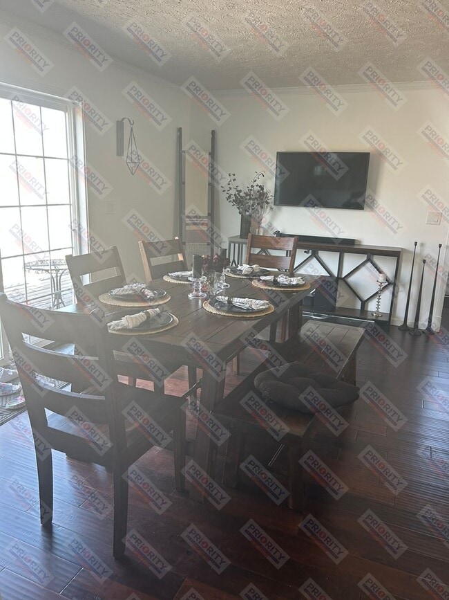 Building Photo - Stunning horse property on 40 acres!