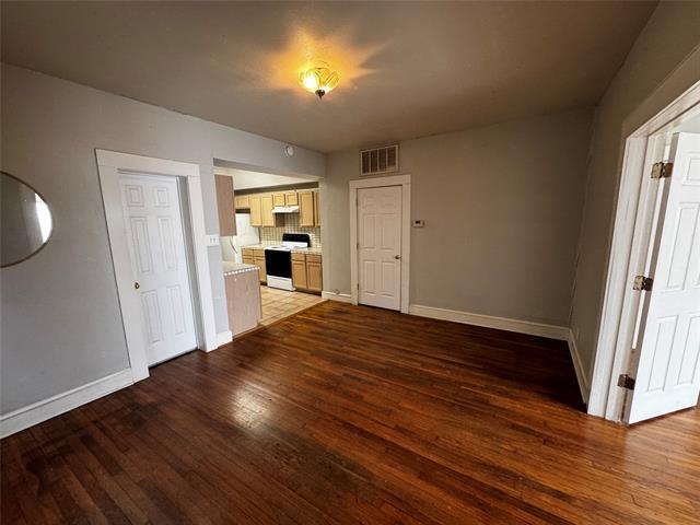 Foto del edificio - 5321 Reiger Ave