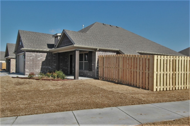 Building Photo - 4526 W Croft Dr