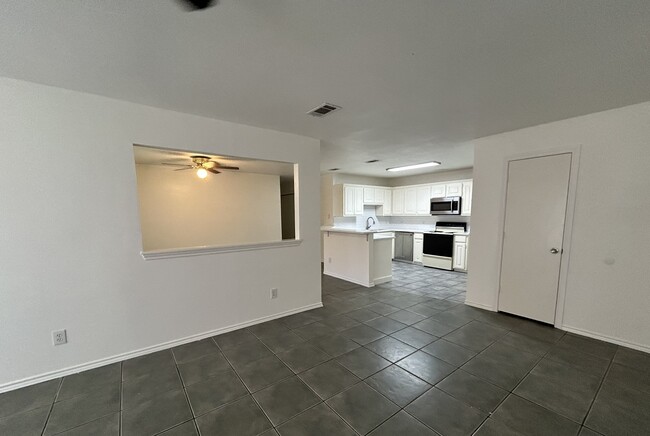 Building Photo - 3822 Stuart Rd