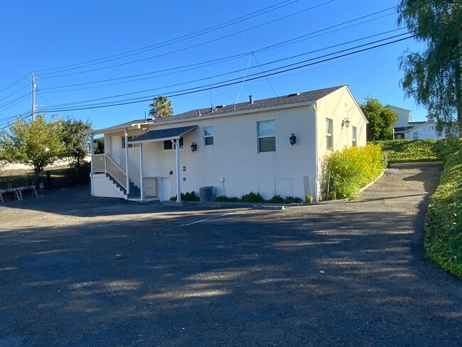 Photo - Beautifully remodeled 3 bedroom 2 bath Pin... House
