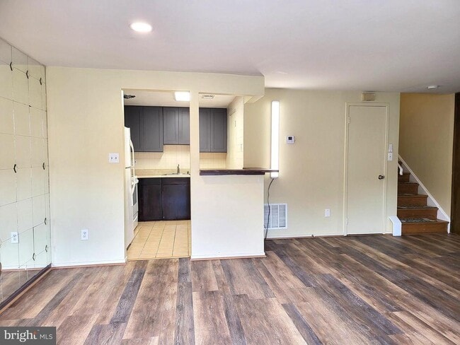 Foto del edificio - 9668 Brassie Way