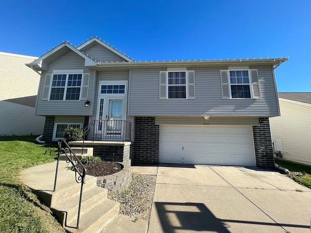 Foto principal - 17837 Olive St