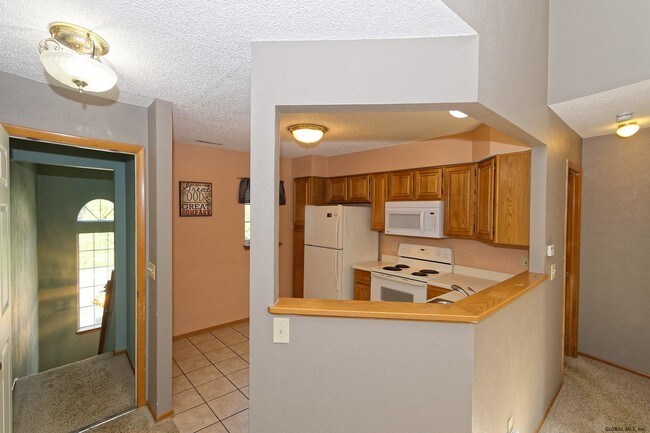 Building Photo - 4109 Foxwood Dr S