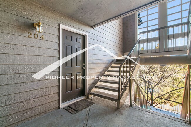 Foto del edificio - Cozy Condo with Balcony and Washer/Dryer
