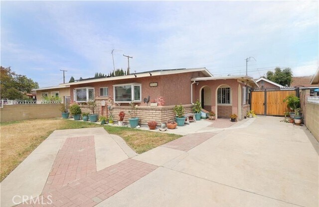 Foto del edificio - 15726 Cameo Ave