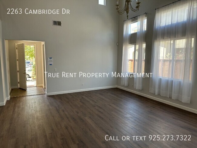 Building Photo - Spacious 4 Bed, 3 Bath Home with Swimming ...