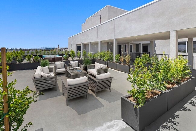 Building Photo - 2783 Francis Ave