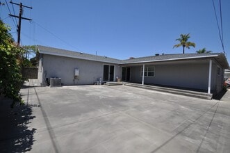 Building Photo - 5767 Mary Ln Dr
