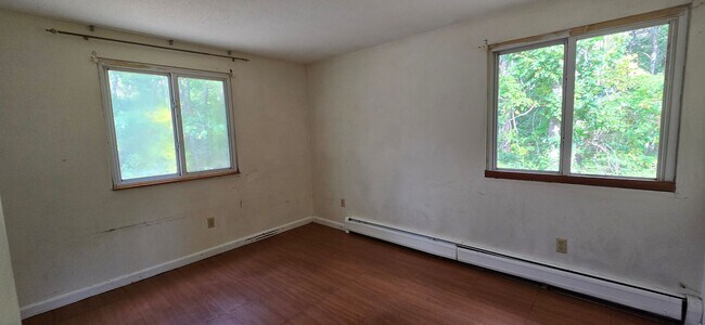 Building Photo - 206-208-208 Higgins Crowell Rd