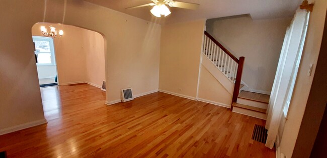 Living Room - 743 S East Ave