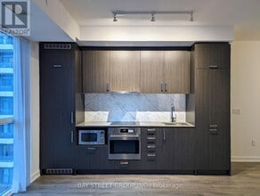 Building Photo - 60 Honeycrisp Cres