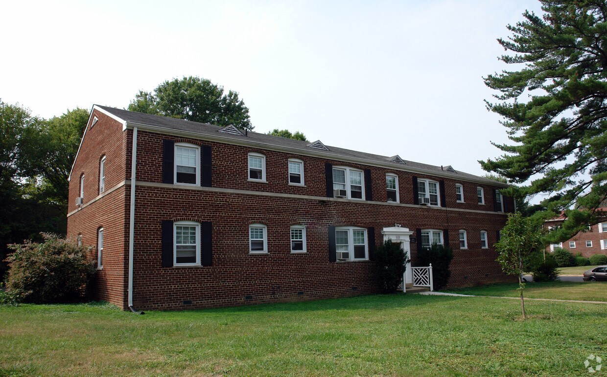 Primary Photo - 5620 Washington Blvd