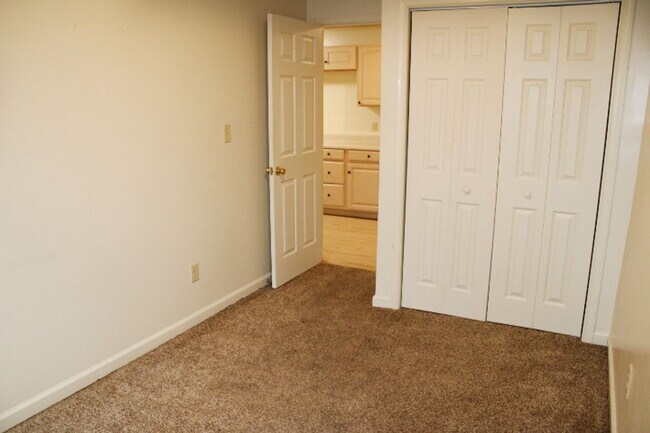 Building Photo - Charming 2 Bedroom Apartment in Glen Rock