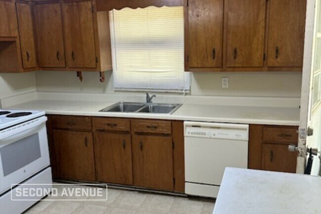 Foto del edificio - 704 27th Ave NE