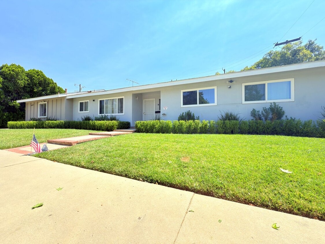 Primary Photo - 9630 Wilbur Ave