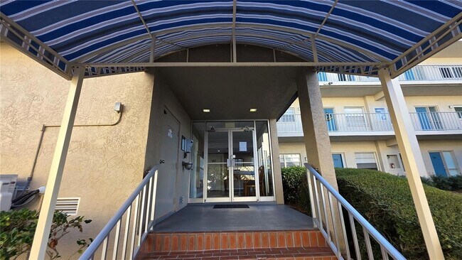 Foto del edificio - 1650 1st Ave W