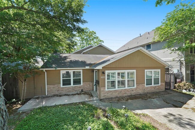 Building Photo - 6212 Community Dr
