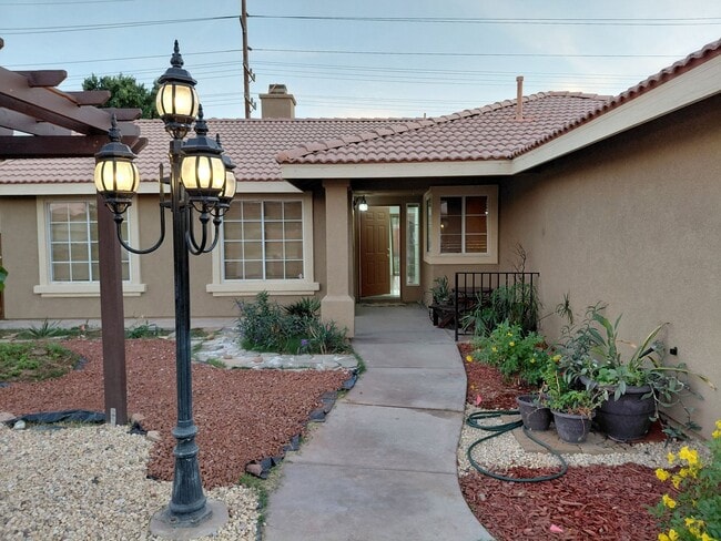 Foto del edificio - 936 Alameda St