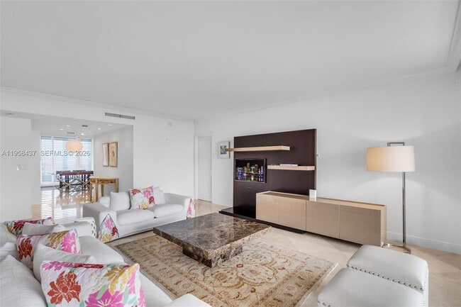 Foto del edificio - 785 Crandon Blvd