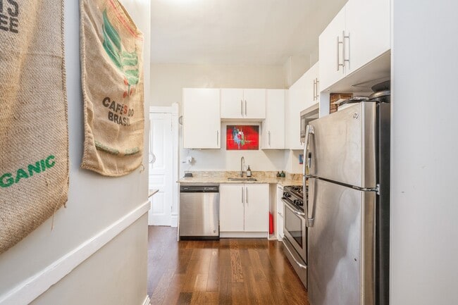 Building Photo - 2524 W Palmer St