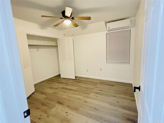 Building Photo - 521 Beach 63rd St