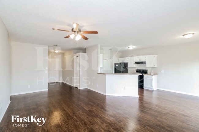 Building Photo - 3332 Rogue St