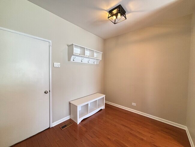 Building Photo - 2711 Odlum Dr