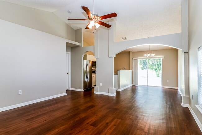 Foto del edificio - 6203 Gassino Pl