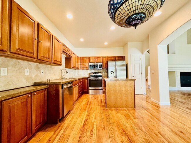 Building Photo - 8512 S Lewis Way