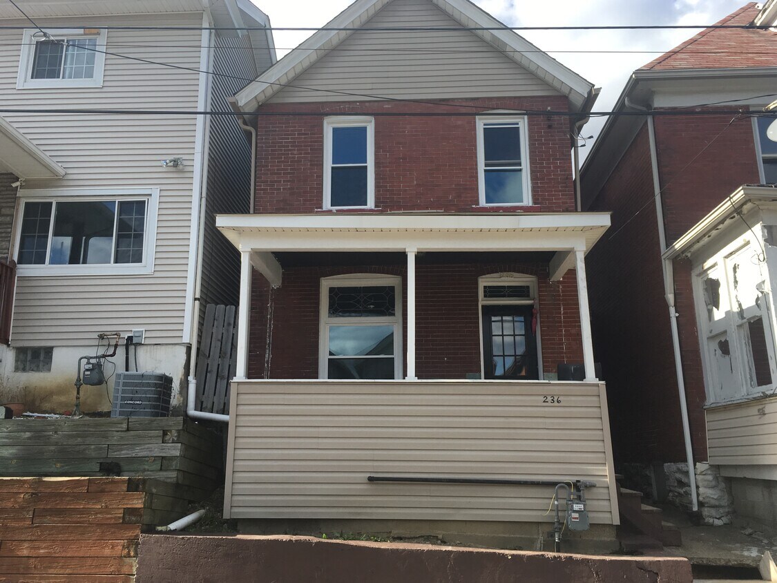 Foto principal - 236 W 8th Ave