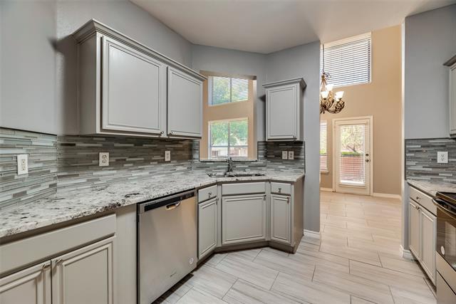 Foto principal - 8613 Heather Ridge Dr